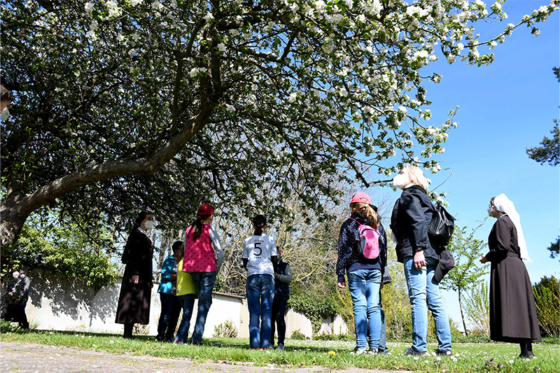 Wie hier im Mutterhausgarten in Salzkotten haben in den Ferien Kinder an drei Terminen die Möglichkeit, an spannenden Ferienaktionen des Geistlichen Zentrums Franziskus teilzunehmen. Foto: privat