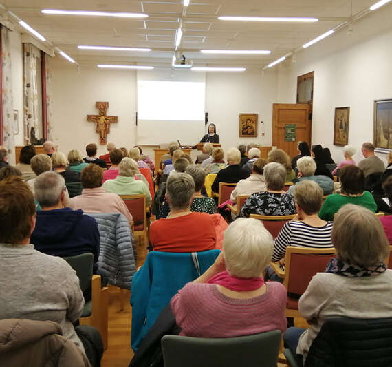 Schwester M. Johanna Harke, sprach über "Demenz - unsere Welt steht Kopf".