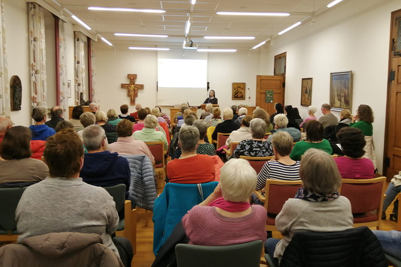 Schwester M. Johanna Harke, sprach über "Demenz - unsere Welt steht Kopf".